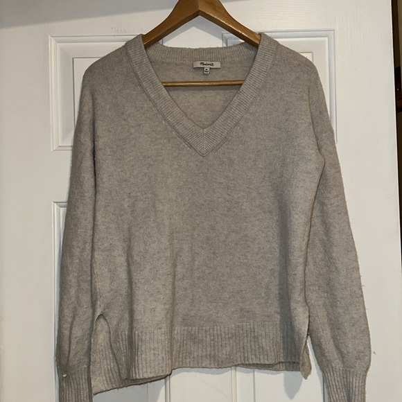 Cream colored Madewell v-neck sweater size xs - Picture 5 of 5
